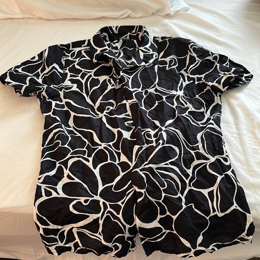 Express Men’s Button down Tshirt